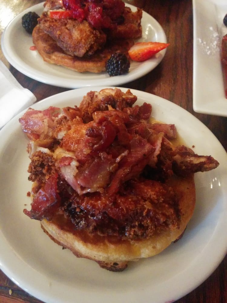 Under The Table Restaurant 290 Photos Caribbean Cabbagetown