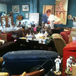 La Lovely Vintage Finds a Home at Vintage Cottage in Littleton