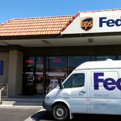 Mom's Homemade Shipping logo