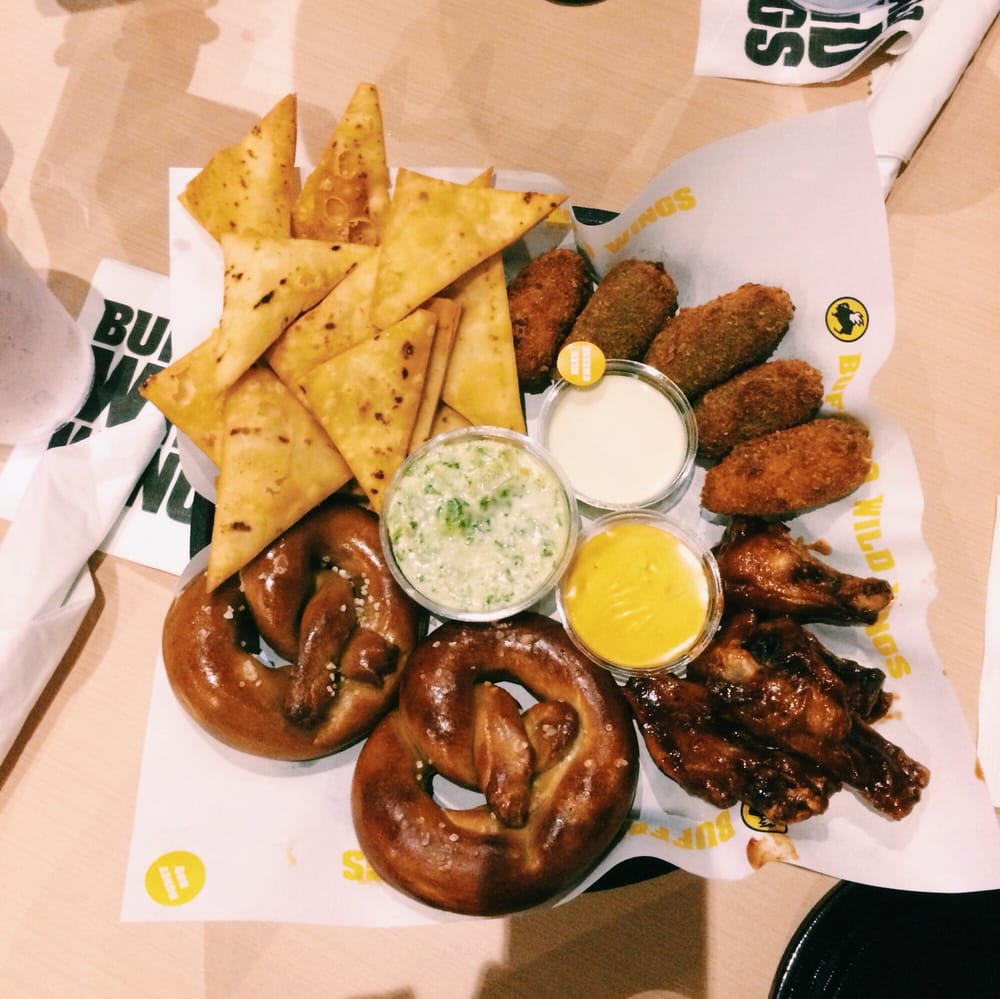 Buffalo Wild Wings American (Traditional) Pasig, Metro Manila