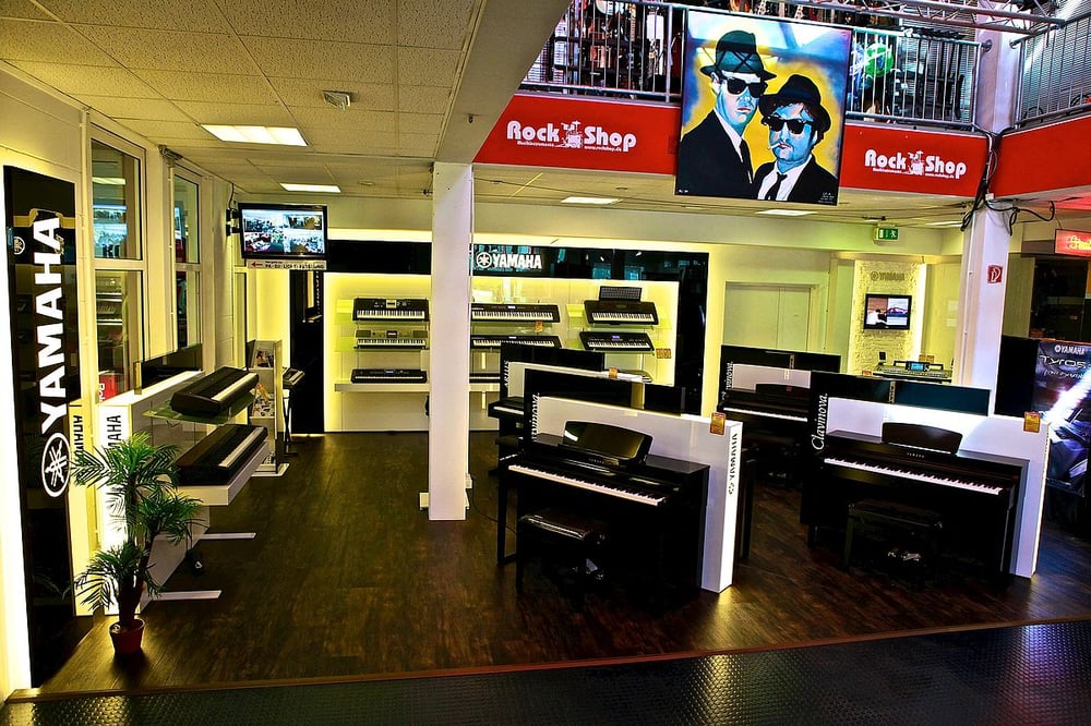 Photos for Holzblasinstrumentenwerkstatt im Rock Shop | Yelp