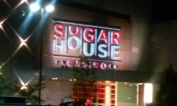 are there restaurants in sugarhouse casino