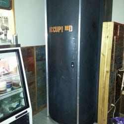 Ruxbin - Chicago, IL, United States. Super cooool bathroom!