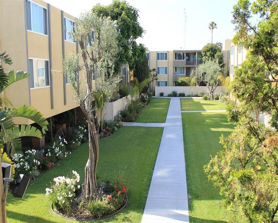 Woodlake Apartments Los Angeles Los Angeles Ca Woodlake Apartments Los Angeles Los Angeles Ca