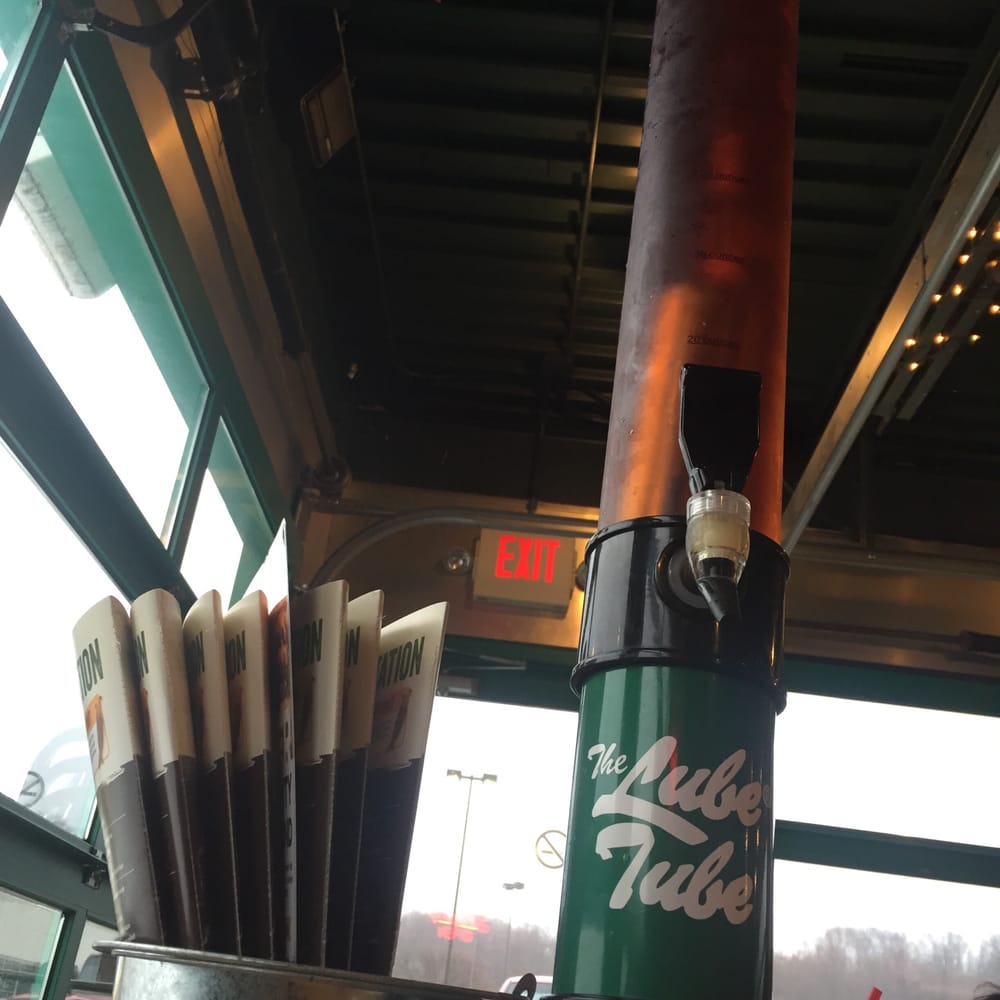 Quaker Steak and Lube 15 Photos Chicken Wings Austintown, OH