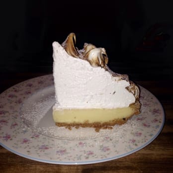 Bavette's Bar & Boeuf - Chicago, IL, United States. Sky high lemon meringue pie...ooooo so delish!
