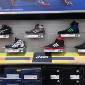 Dick's Sporting Goods opens today at WestShore Plaza | TBO.com and