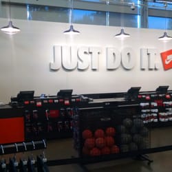 Nike Factory Outlet - 27 Photos - Shoe Stores - Northeast Portland - Portland, OR - Reviews - Yelp