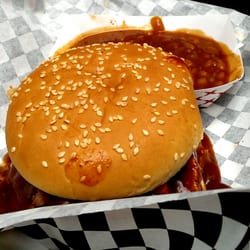 Mad Oven BBQ logo