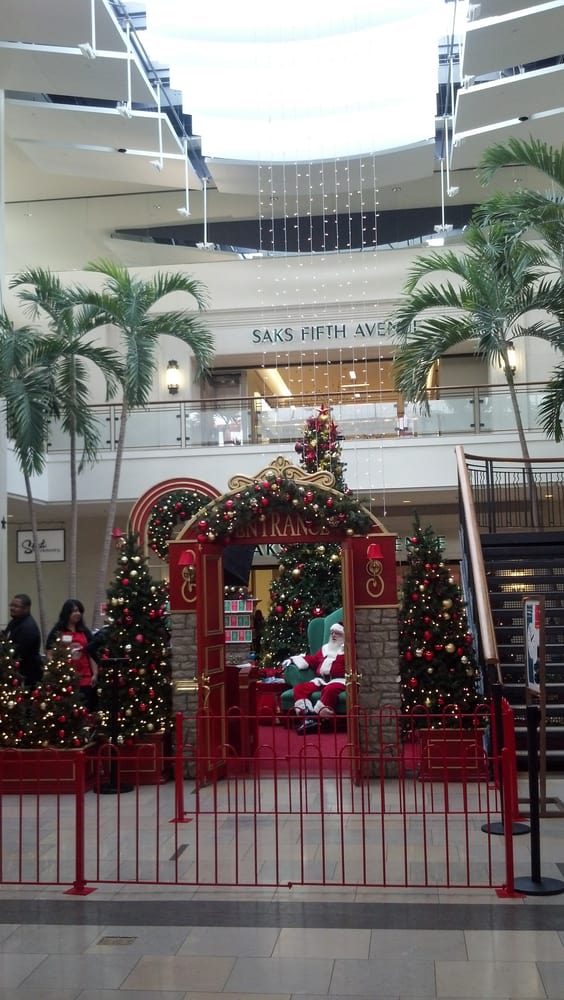 Listing of store locations and hours Stopped in North Star Mall to do a little shopping while in town. Very clean and well kept Many mid level and upper end stores here Was very busy to be a week day Thank Julian P4/4().