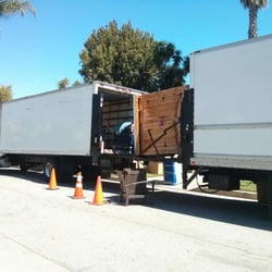 Relocation Experts Los Angeles logo