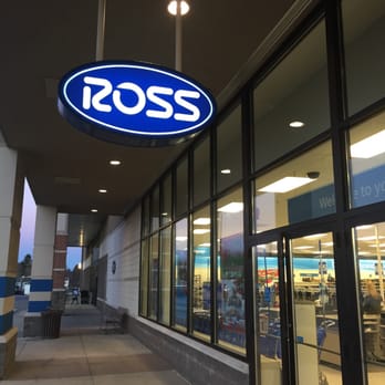Ross stores hours today Ross hours. What are Ross hours of operation?Ross is a dressing store with many locations around the world. They are selling shoes, clothing for women, men and kids, and they even have a department for things that you can buy for your home, this is probably one of the reasons they are so successful.