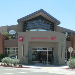 New Balance Palm Desert logo