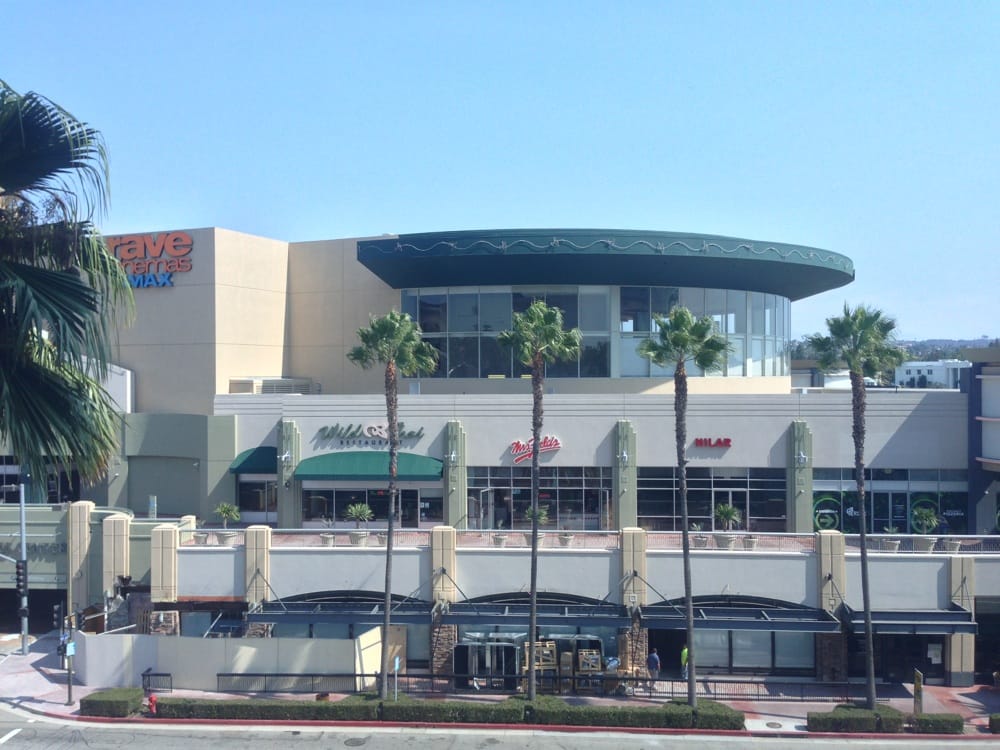 The Promenade at Howard Hughes Center 69 Photos Cinema