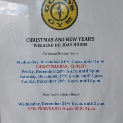 golds gym hours