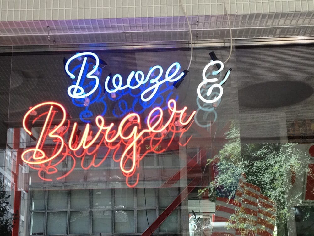 210 Diner - São Paulo - SP, Brasil. Booze & Burger