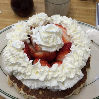broadway talk syrup pancakes strawberry needed delicious redwood