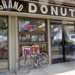 Grand Donuts - La Verne logo