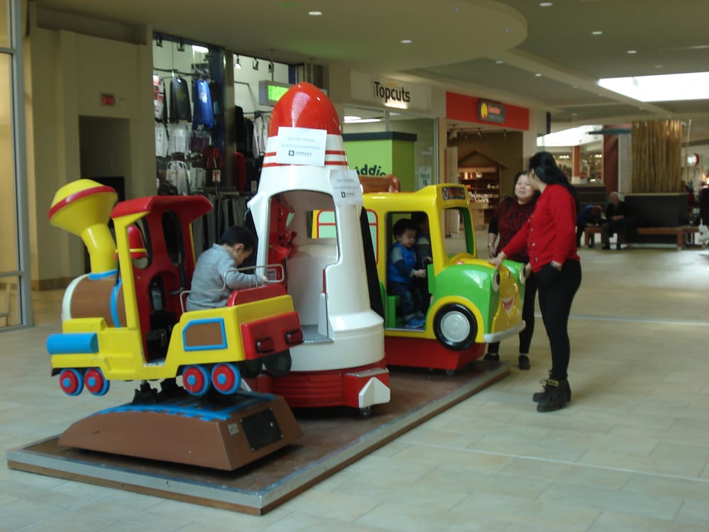 Gerrard Square Shopping Centre Shopping Centres Leslieville