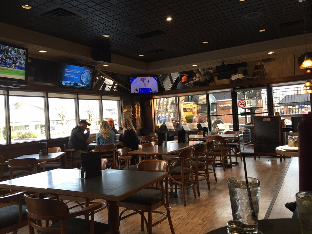 Rendezvous Sports Bar & Grill 32 Photos & 16 Reviews Pubs 119