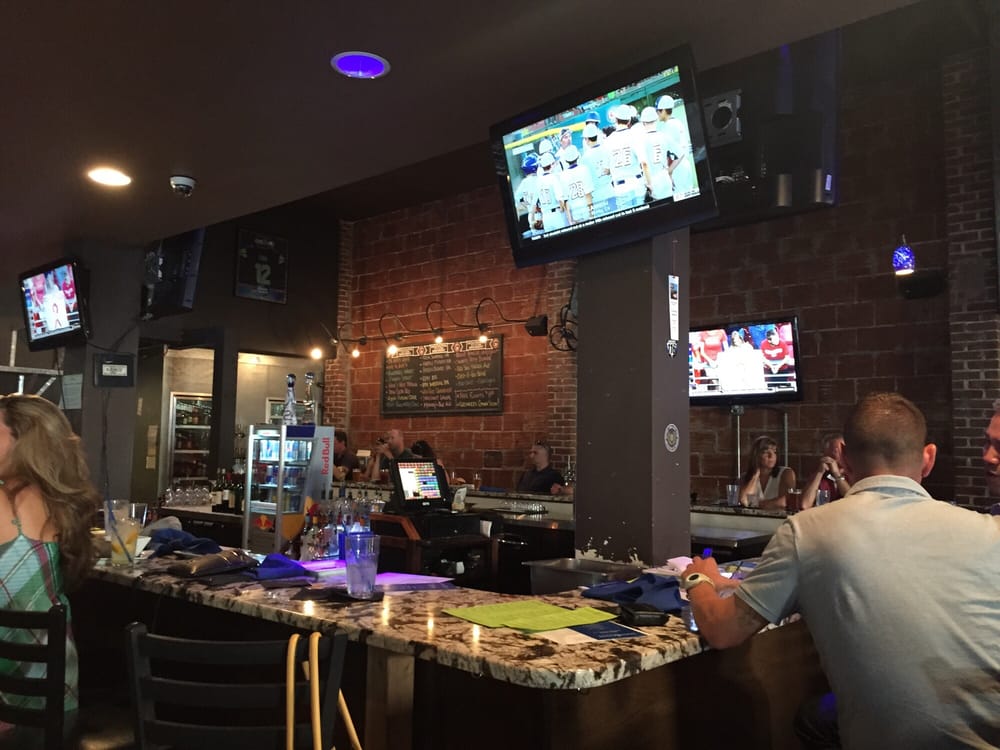 Main Event Sports Grill 130 Photos & 250 Reviews Sports Bars 800