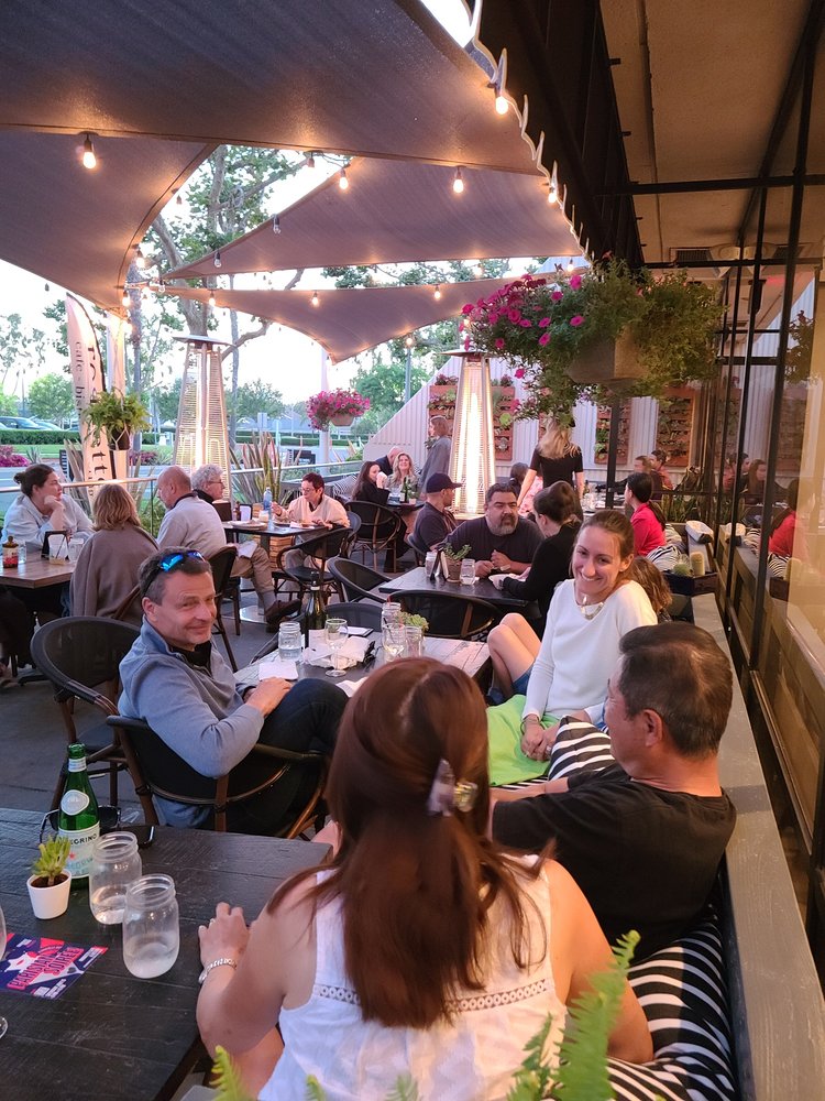 Roquette Cafe & Bistro