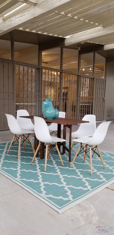 image of business The Purple Chandelier