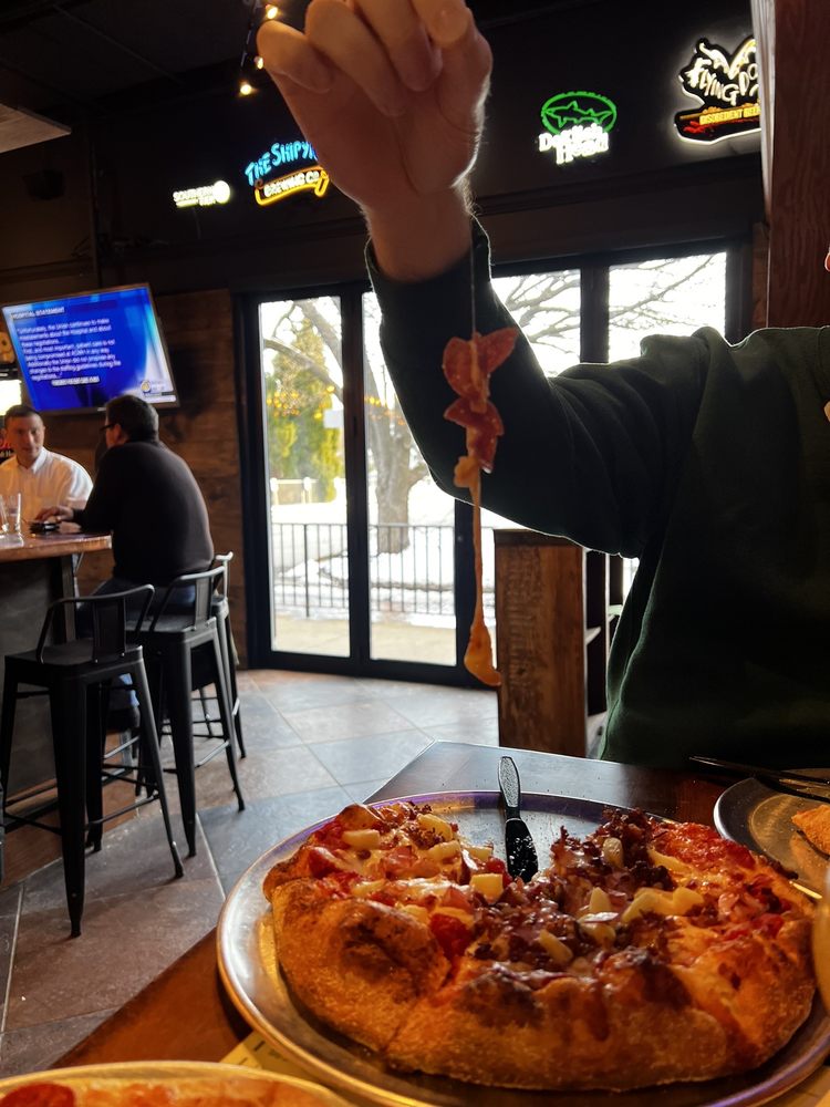 Caliente Pizza & Draft House