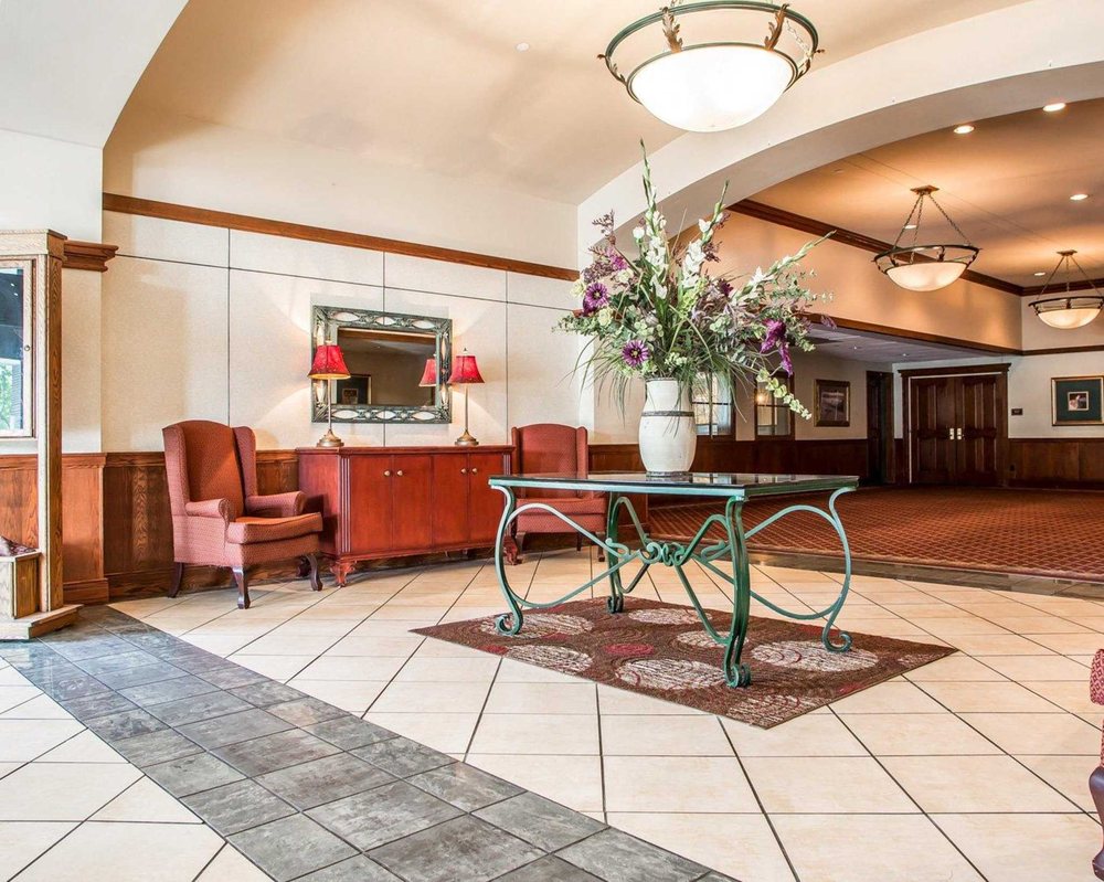 Clarion Hotel Highlander Conference Center 40 Photos & 38 Reviews