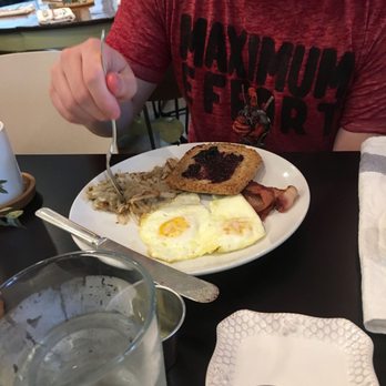 Honey B S Eatery 41 Photos 32 Reviews Breakfast Brunch 525 Photo Of Honey B S Eatery Frankenmuth Mi United States