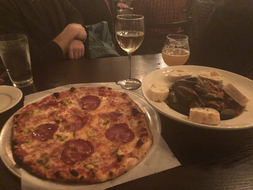 Greenhouse Café & Tavern 98 Photos & 71 Reviews Cafes 511