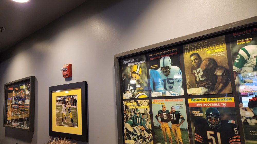 Seven Sports Bar & Grille