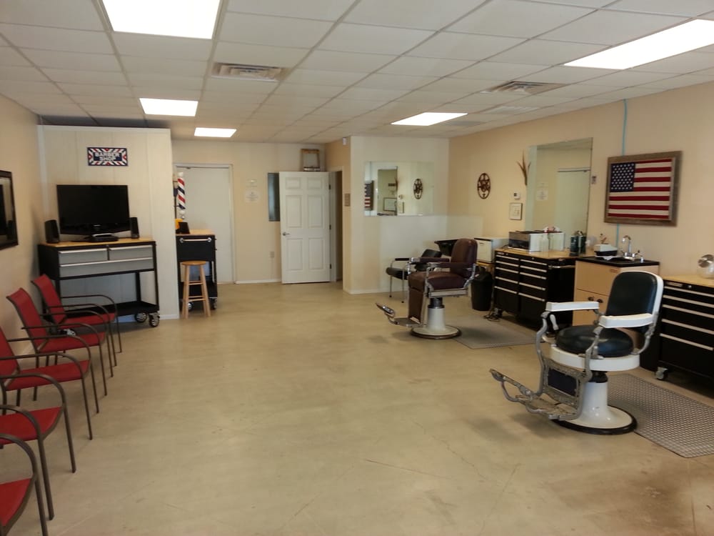 Scissors Clippers Razors Barber Shop CLOSED Barbers 12509 N Saginaw Blvd, Far Northwest