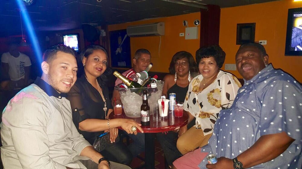 El Tina Bar
