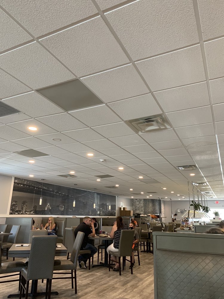 Ashley's Restaurant & Bar