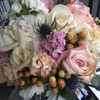 Affordable Flowers 37 Photos 12 Reviews Florists 33289 Photo Of Affordable Flowers Birmingham Mi United States Bridal Bouquet Looking Just
