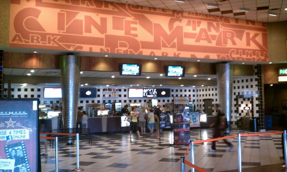 Find Restaurants Near Tinseltown Find Restaurants Near Tinseltown
