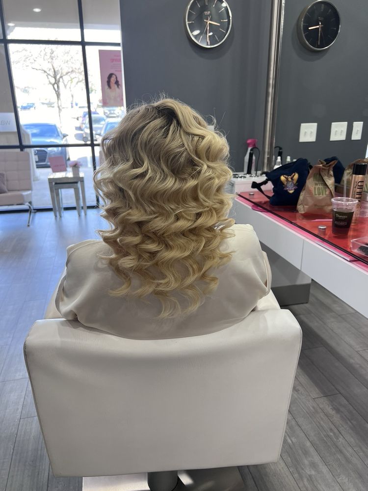 Blo Blow Dry Bar