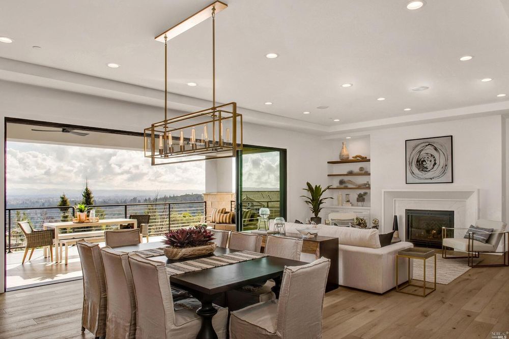 image of business Staged Right