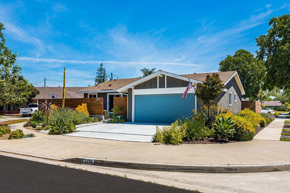 Lauren Reyes - Ricci Realty