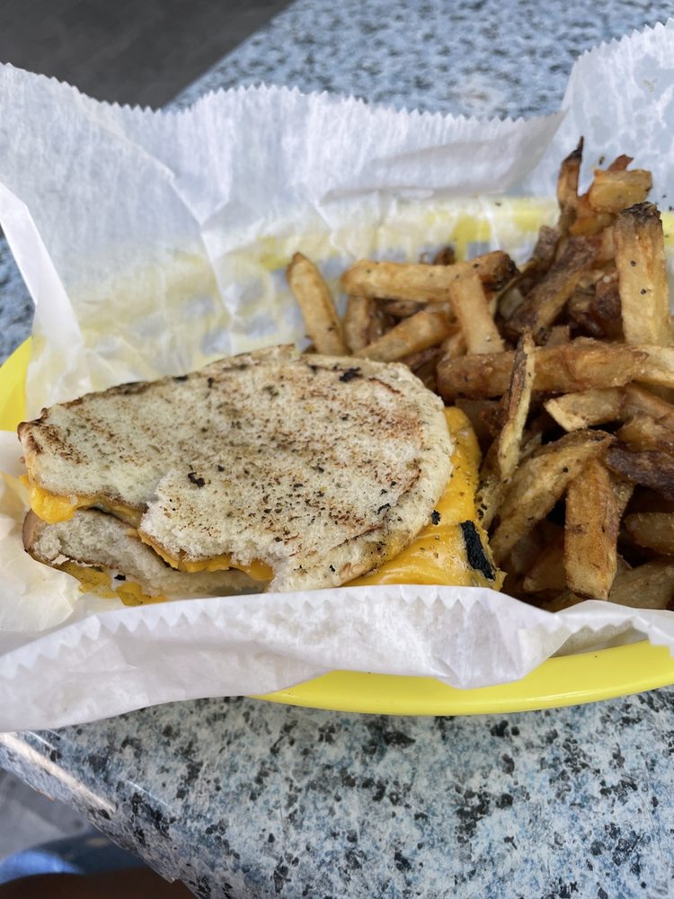 Pt's Olde Fashioned Grille