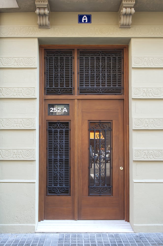 Apricots Adult Entertainment Carrer de Còrsega, 252 A, L'Eixample