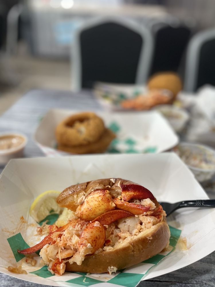 DJ’s Clam Shack
