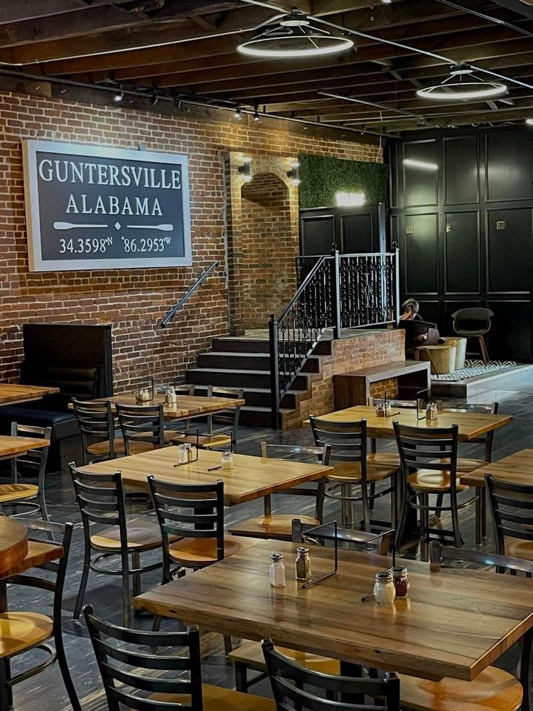 Pizza Ed, Guntersville Roadtrippers