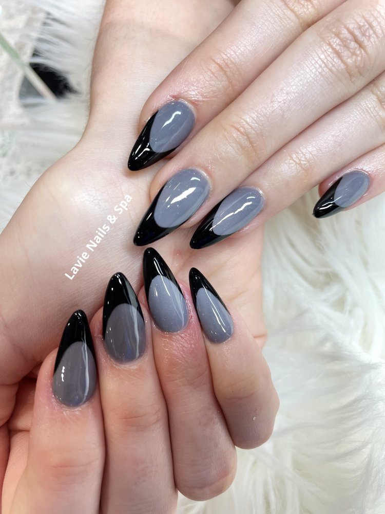LAVIE NAILS & SPA Logo
