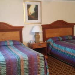 Town Line Inn Hotels 735 Broadway Malden Ma Phone Number Yelp Photo Of Town Line Inn Malden Ma United States Guest Room