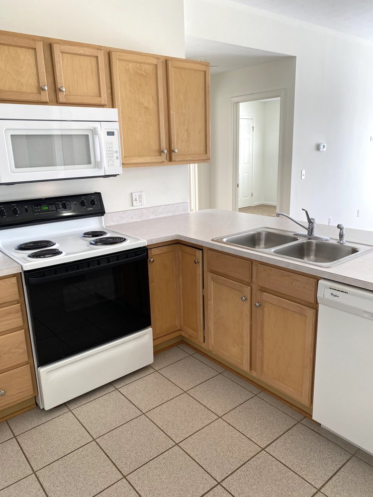 Summit Knolls Apartments & Townhomes