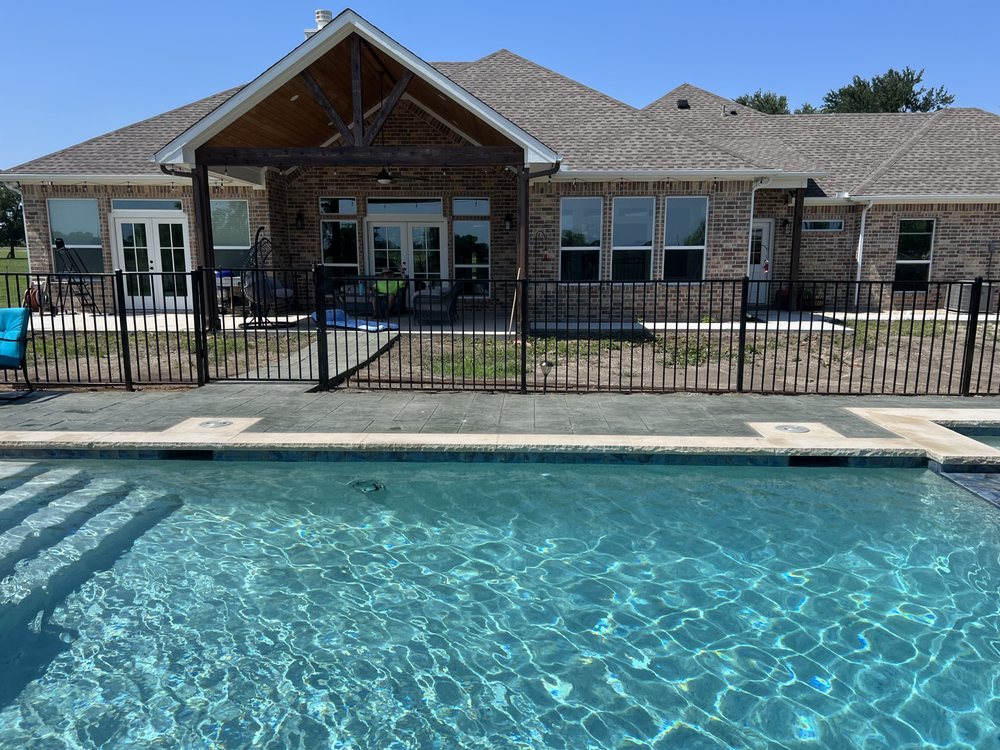 Outdoor Living Pool & Patio