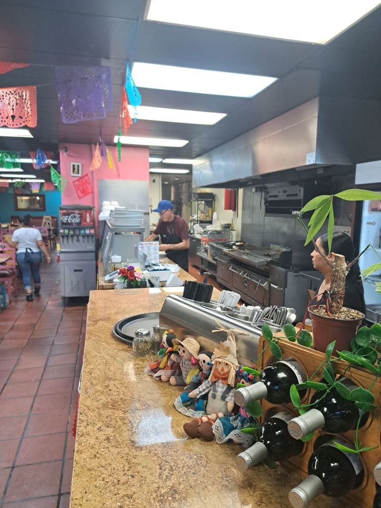 La Lomita  Grill