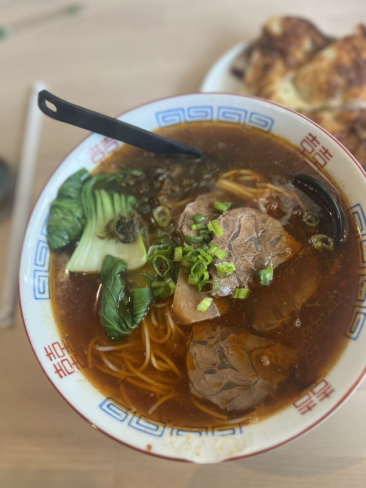 TiHu The Noodle House